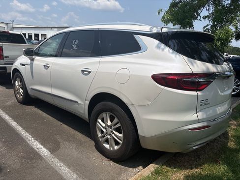 Used 2018 Buick Enclave Essence image 12