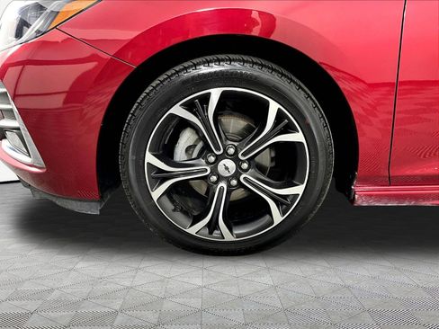 Used 2019 Chevrolet Cruze LT w/ Convenience Package FWD image 33