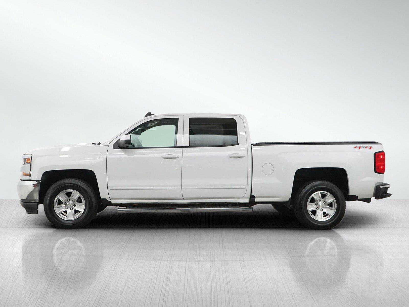 Used 2017 Chevrolet Silverado 1500 LT w/ LT Fleet Plus Package AWD/4WD image 2