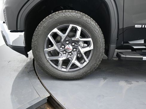 New 2026 GMC Sierra 1500 SLT w/ SLT Premium Plus Package image 8