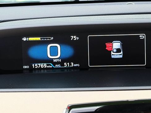 Used 2022 Toyota Prius XLE image 18