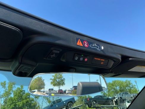 Used 2021 Chevrolet Camaro LT RWD image 27
