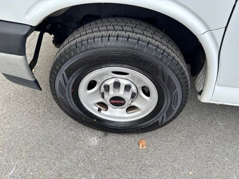 Certified 2022 GMC Savana 2500 w/ Driver Convenience Package image 32