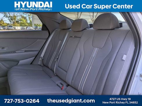 Used 2024 Hyundai Elantra SEL w/ Convenience Package image 13
