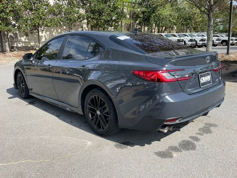 Used 2025 Toyota Camry SE image 5