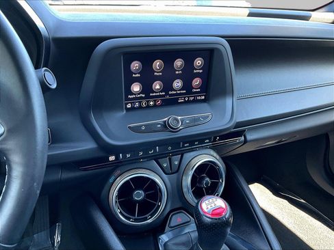 Used 2022 Chevrolet Camaro LT RWD image 9