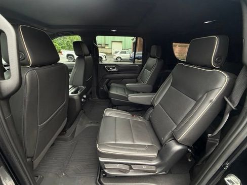 Used 2023 GMC Yukon XL SLT w/ SLT Luxury Package AWD/4WD image 16