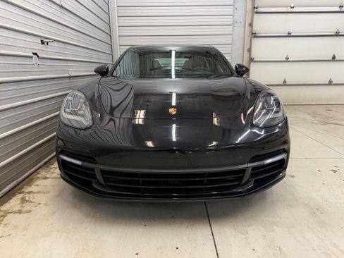Used 2018 Porsche Panamera 4 image 2