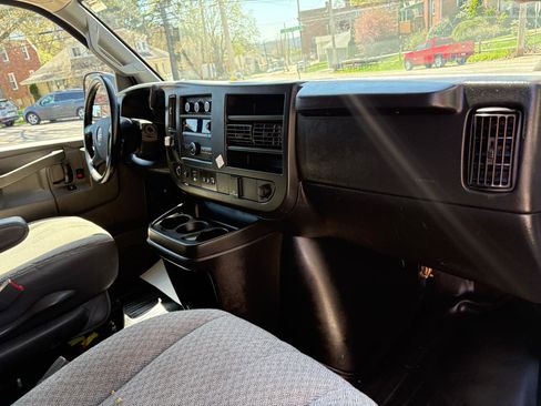 Used 2020 Chevrolet Express 2500 w/ Driver Convenience Package image 26