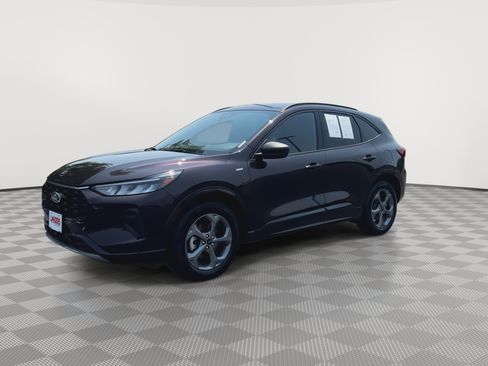 Used 2023 Ford Escape ST-Line w/ Tech Pack #1 AWD/4WD image 4
