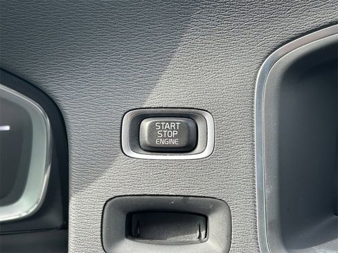 Used 2018 Volvo S60 T5 Inscription Platinum image 32