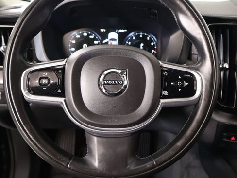Used 2018 Volvo XC60 T5 Inscription w/ Convenience Package AWD/4WD image 3