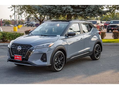Used 2024 Nissan Kicks SR FWD image 4