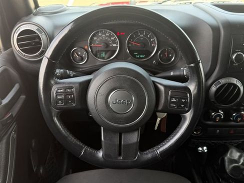 Used 2016 Jeep Wrangler Unlimited Sport w/ Connectivity Group AWD/4WD image 13