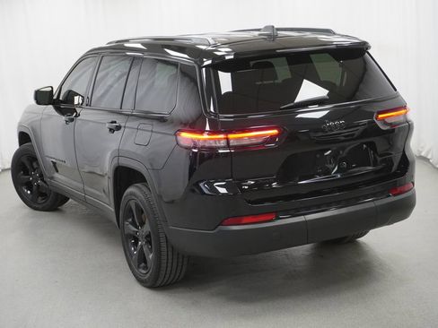 Used 2023 Jeep Grand Cherokee L Altitude image 12