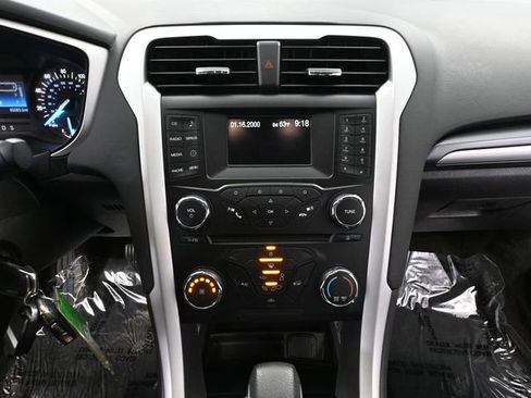 Used 2013 Ford Fusion SE image 28