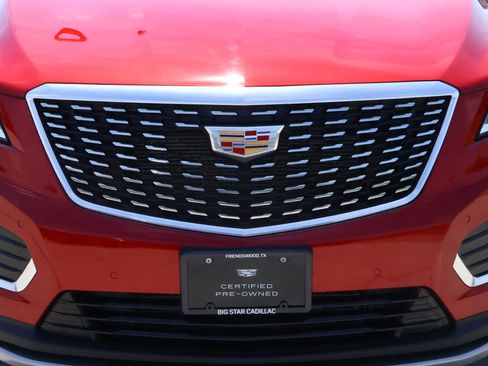 Used 2025 Cadillac XT5 Premium Luxury FWD image 8