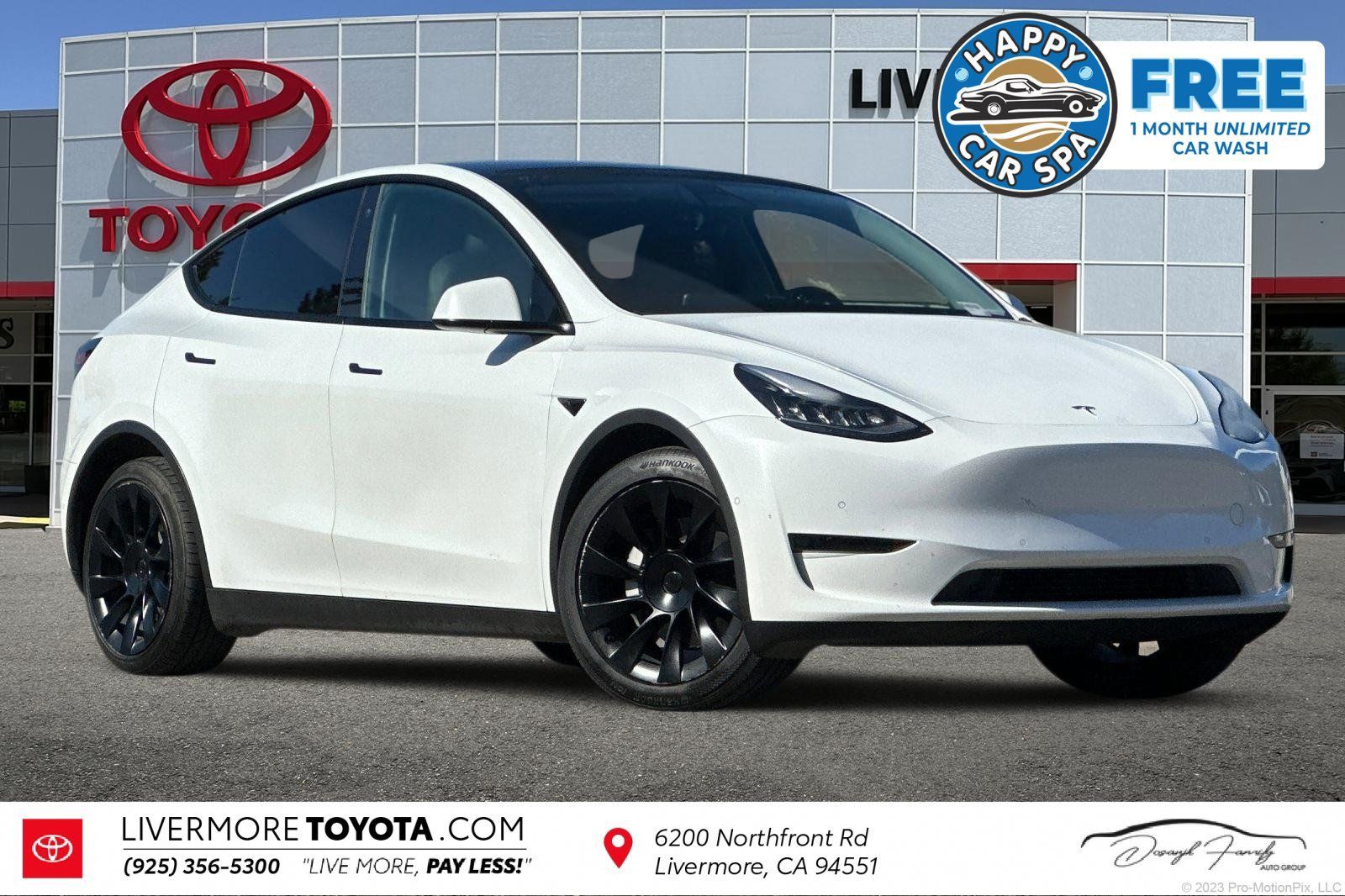 Used 2022 Tesla Model Y Long Range AWD/4WD image 1
