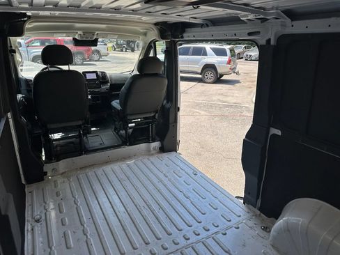 Used 2025 RAM ProMaster 2500 w/ Convenience Group FWD image 31