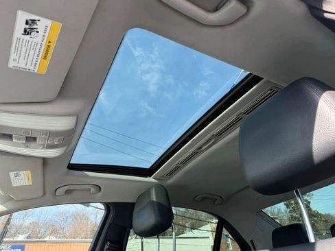 Used 2011 Mercedes-Benz E 350 4MATIC Sedan image 20