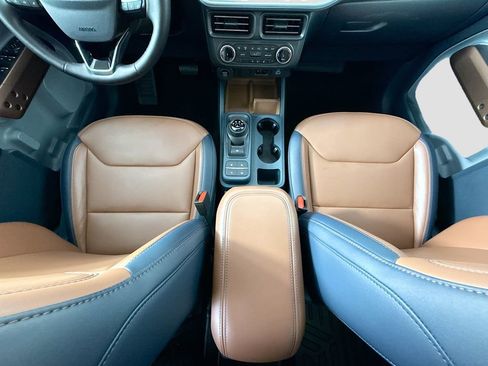 Used 2023 Ford Maverick Lariat w/ Lariat Luxury Package AWD/4WD image 17