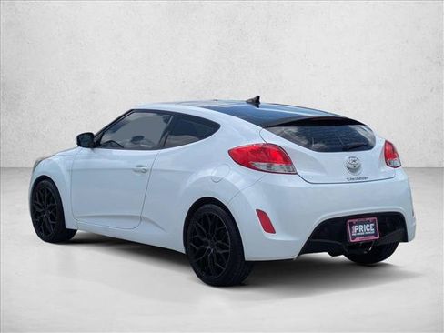 Used 2016 Hyundai Veloster w/ Option Group 02 FWD image 8