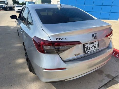Used 2025 Honda Civic Sport image 7