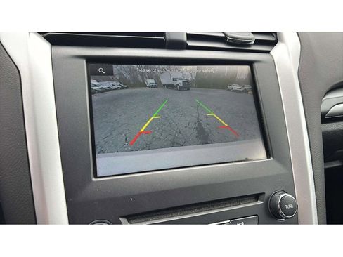 Used 2016 Ford Fusion SE image 17