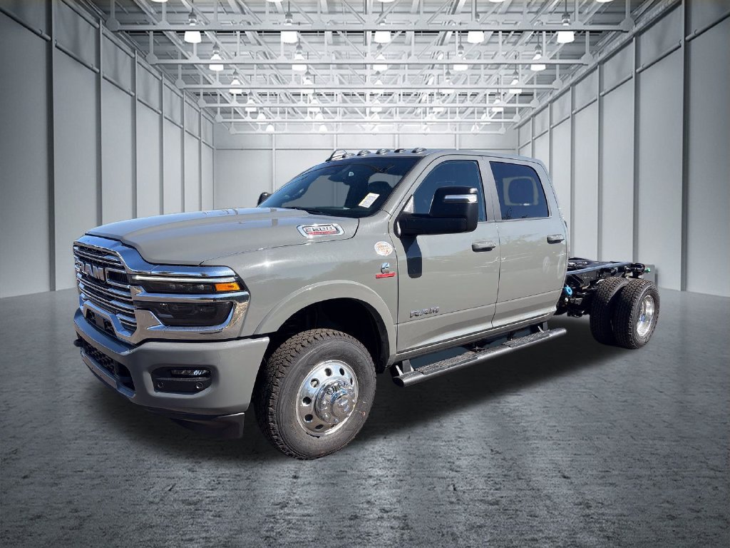 New 2027 RAM 3500 Big Horn w/ Laramie Trim Package AWD/4WD image 3
