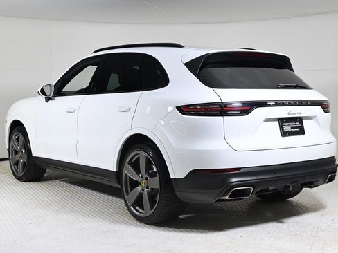 Certified 2022 Porsche Cayenne image 3