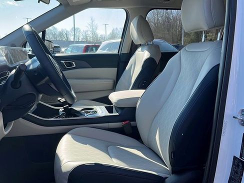 New 2026 Kia Carnival EX image 16