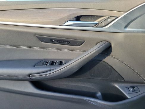 Used 2023 BMW 530i image 15