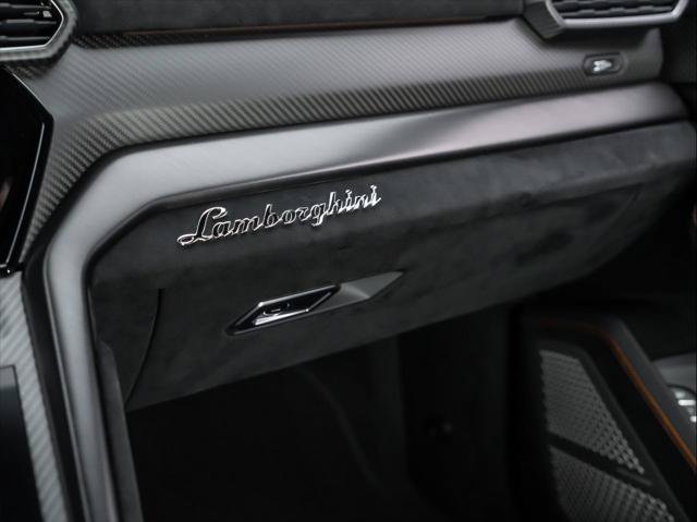 Used 2024 Lamborghini Urus Performante AWD/4WD image 38