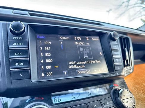 Used 2018 Toyota RAV4 Limited image 24