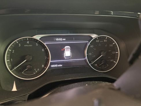 Used 2025 Nissan Pathfinder SV FWD image 13