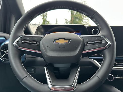 New 2026 Chevrolet Equinox EV LT image 23