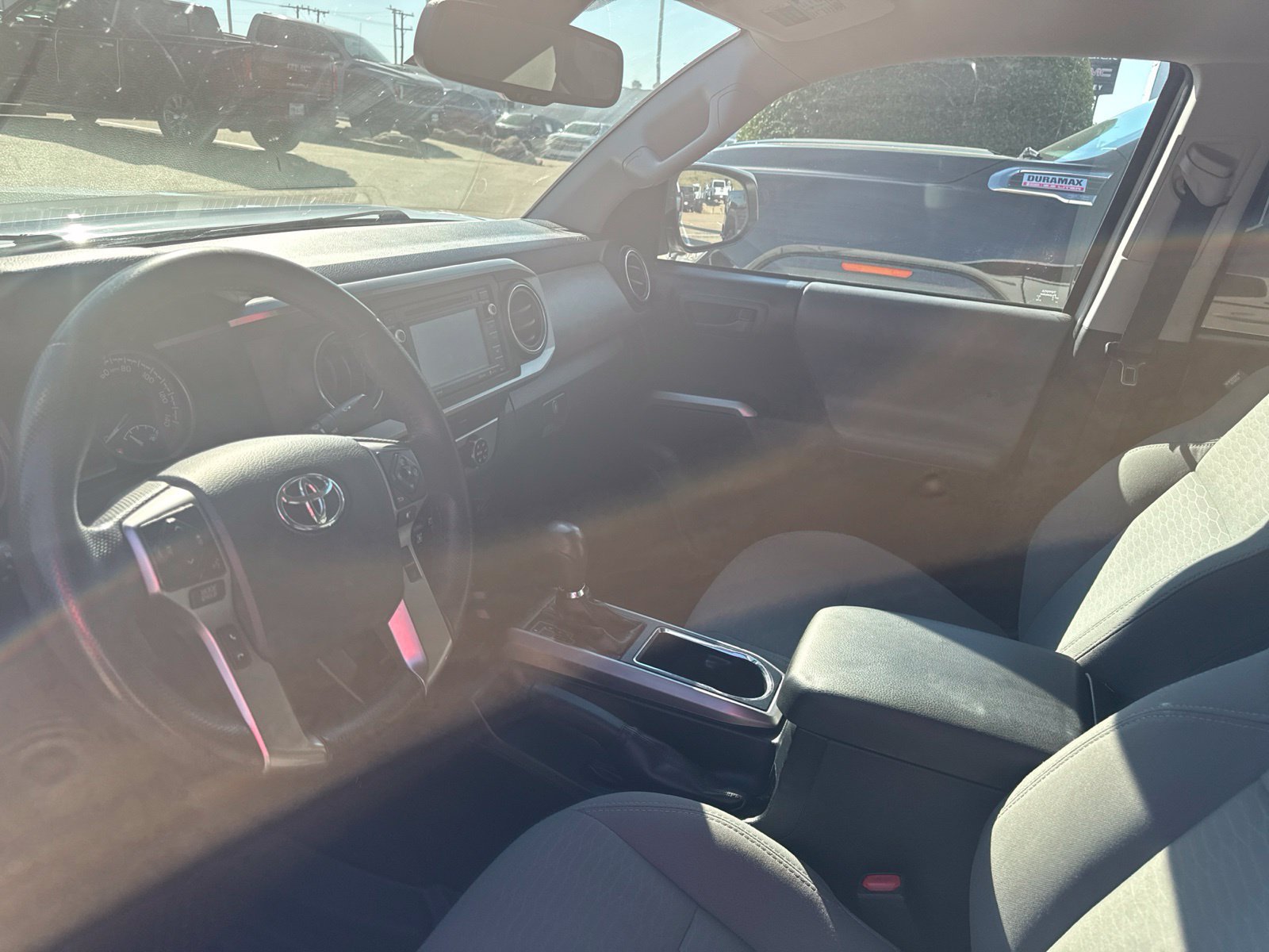 Used 2019 Toyota Tacoma SR5 AWD/4WD image 7