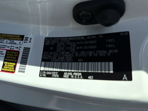 Used 2023 Toyota Sienna XSE image 36