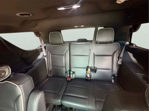 Used 2023 Chevrolet Tahoe Premier RWD image 10