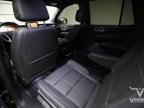 Used 2023 Chevrolet Tahoe Z71 w/ Z71 Off-Road Package AWD/4WD image 9