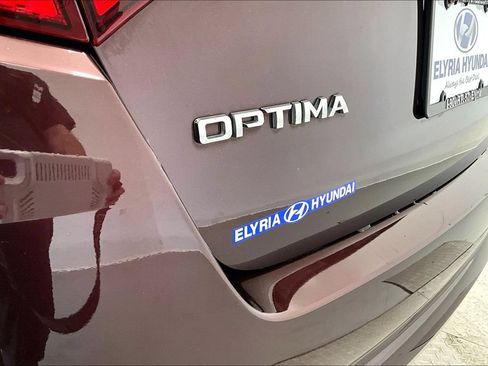 Used 2023 Hyundai Elantra SEL w/ Preferred Accessory Package FWD image 32