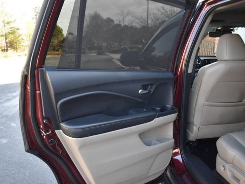 Used 2020 Honda Pilot Elite image 18