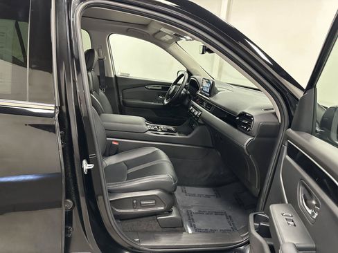 Certified 2023 Honda Pilot Touring image 39