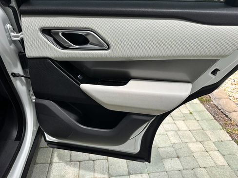 Used 2019 Land Rover Range Rover Velar S AWD/4WD image 69