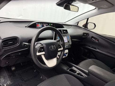 Used 2017 Toyota Prius Two Hybrid image 4