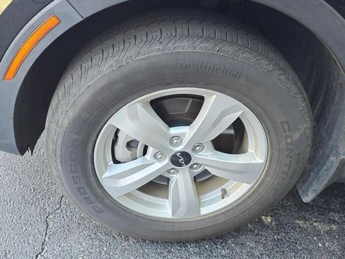 Certified 2023 Kia Sorento LX FWD image 6