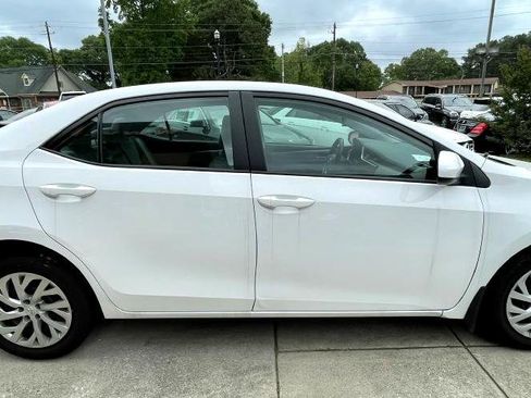 Used 2019 Toyota Corolla LE image 8