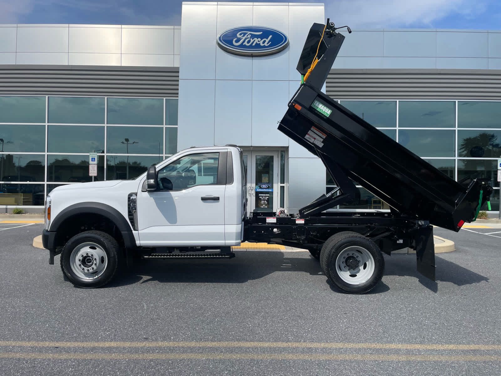 Used 2025 Ford F550 4x4 Regular Cab Super Duty image 17