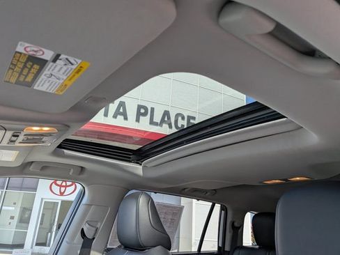 Used 2026 Toyota Highlander XLE AWD/4WD image 19