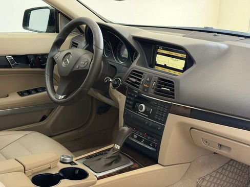 Used 2011 Mercedes-Benz E 350 Cabriolet image 23